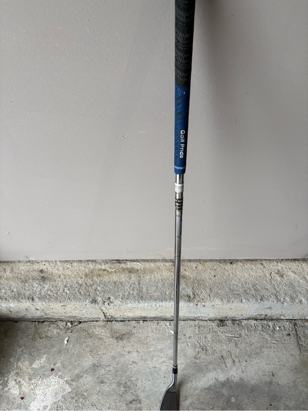 Cleveland 52 Degree Wedge -Dynamic Gold Shaft Golf Pride Blue-Grip Men'